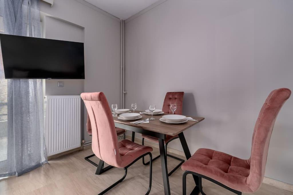 Peaceful 2 Bedroom In Glyfada Center Athens Exterior photo
