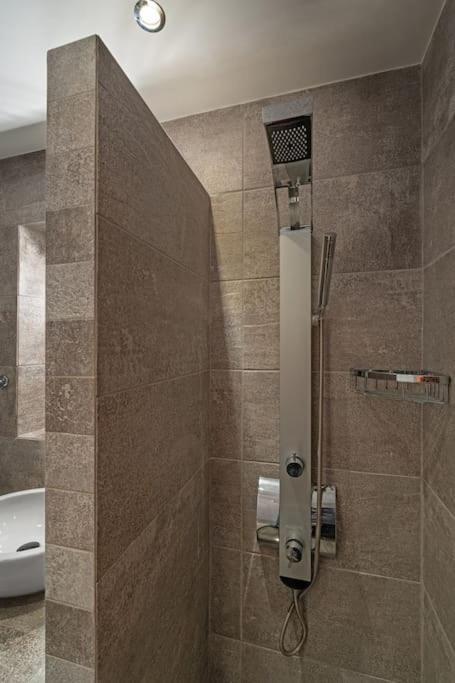 Peaceful 2 Bedroom In Glyfada Center Athens Exterior photo